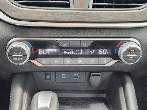 Used 2025 Nissan Altima 2.5 SV w/ SV Premium Package image 17