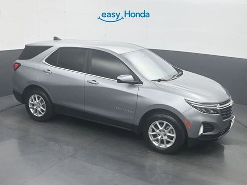 Used 2023 Chevrolet Equinox LT w/ LPO, Floor Liner Package image 19