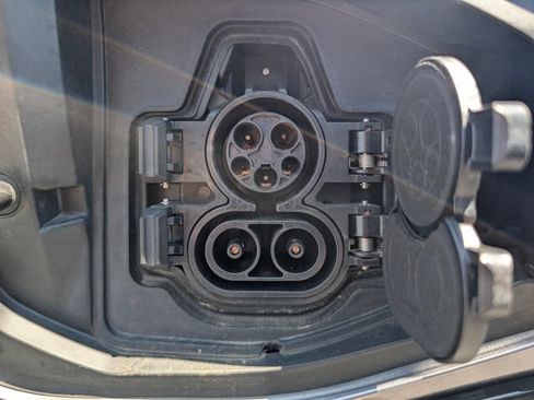Used 2024 Nissan Ariya AWD image 12