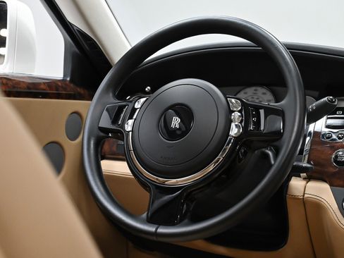 Used 2017 Rolls-Royce Ghost image 10