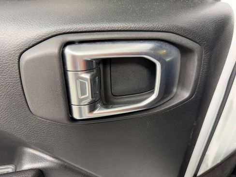 Used 2019 Jeep Wrangler Unlimited Sport S AWD/4WD image 36
