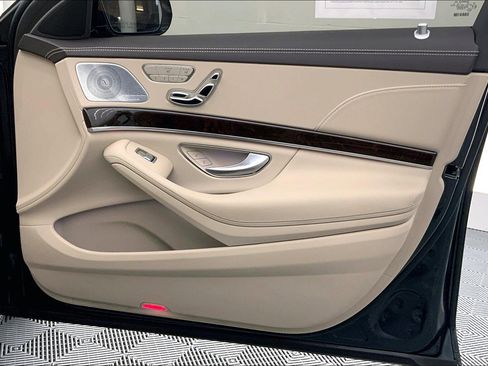Used 2019 Mercedes-Benz S 450 Sedan image 25