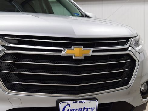 Used 2018 Chevrolet Traverse LT image 11