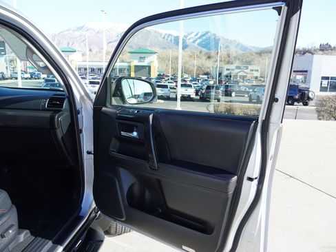 Certified 2021 Toyota 4Runner Venture image 22