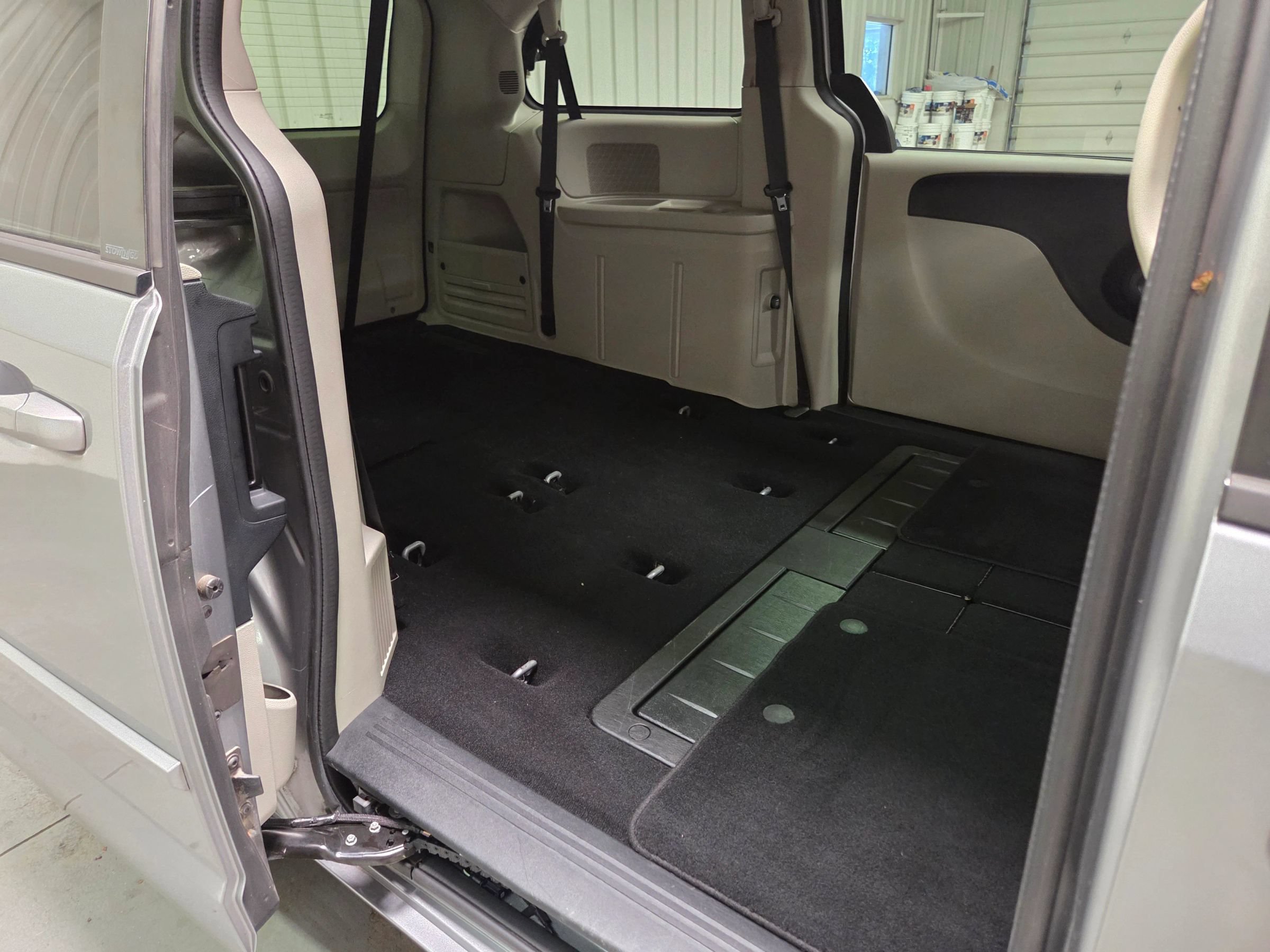 Used 2013 Dodge Grand Caravan SE FWD image 35