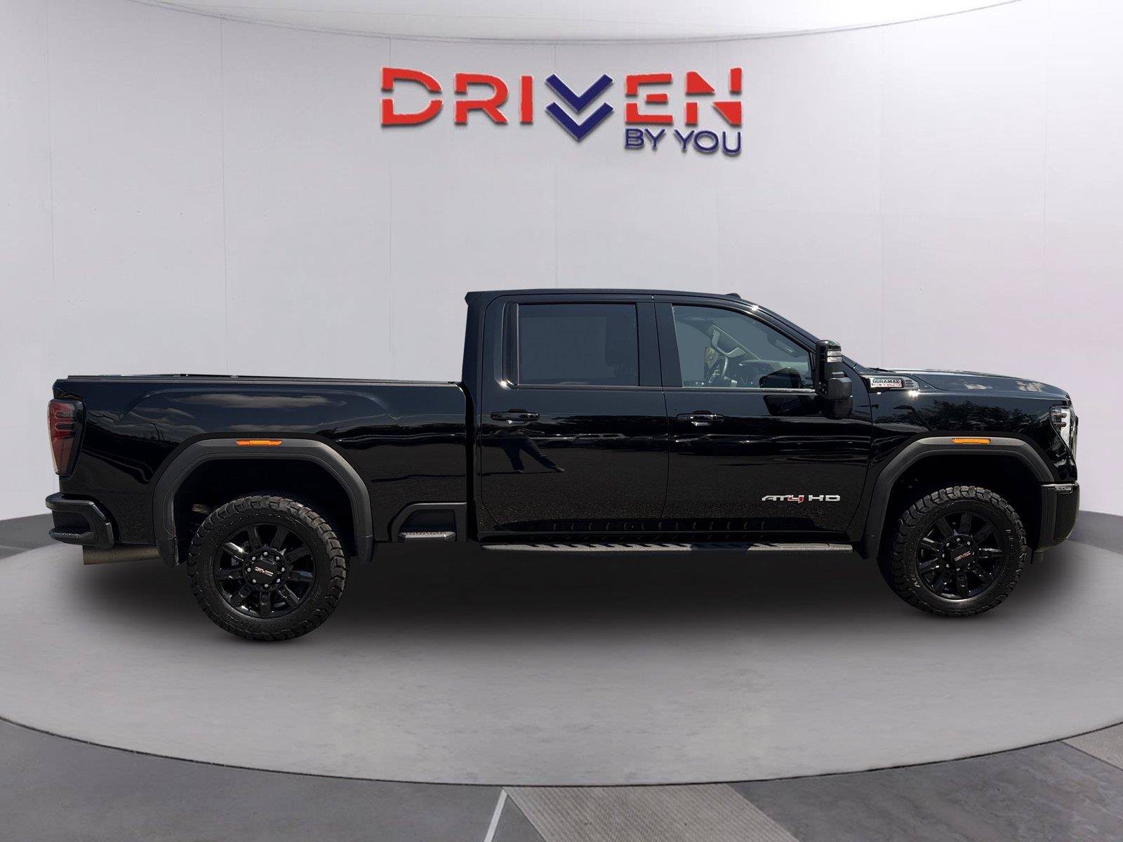 Used 2024 GMC Sierra 2500 AT4 w/ AT4 Premium Plus Package AWD/4WD image 2