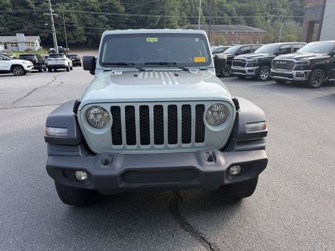 Used 2024 Jeep Wrangler Unlimited Sport AWD/4WD image 7