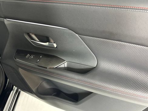 Certified 2025 Nissan Kicks SR FWD image 15