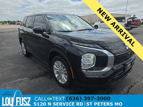 Used 2024 Mitsubishi Outlander ES AWD/4WD image 1