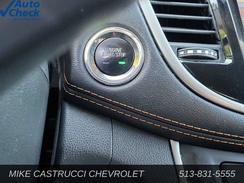 Used 2019 Chevrolet Trax LT w/ LT Convenience Package AWD/4WD image 19