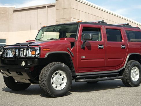 Used 2004 HUMMER H2 w/ Preferred Equipment Group AWD/4WD image 2