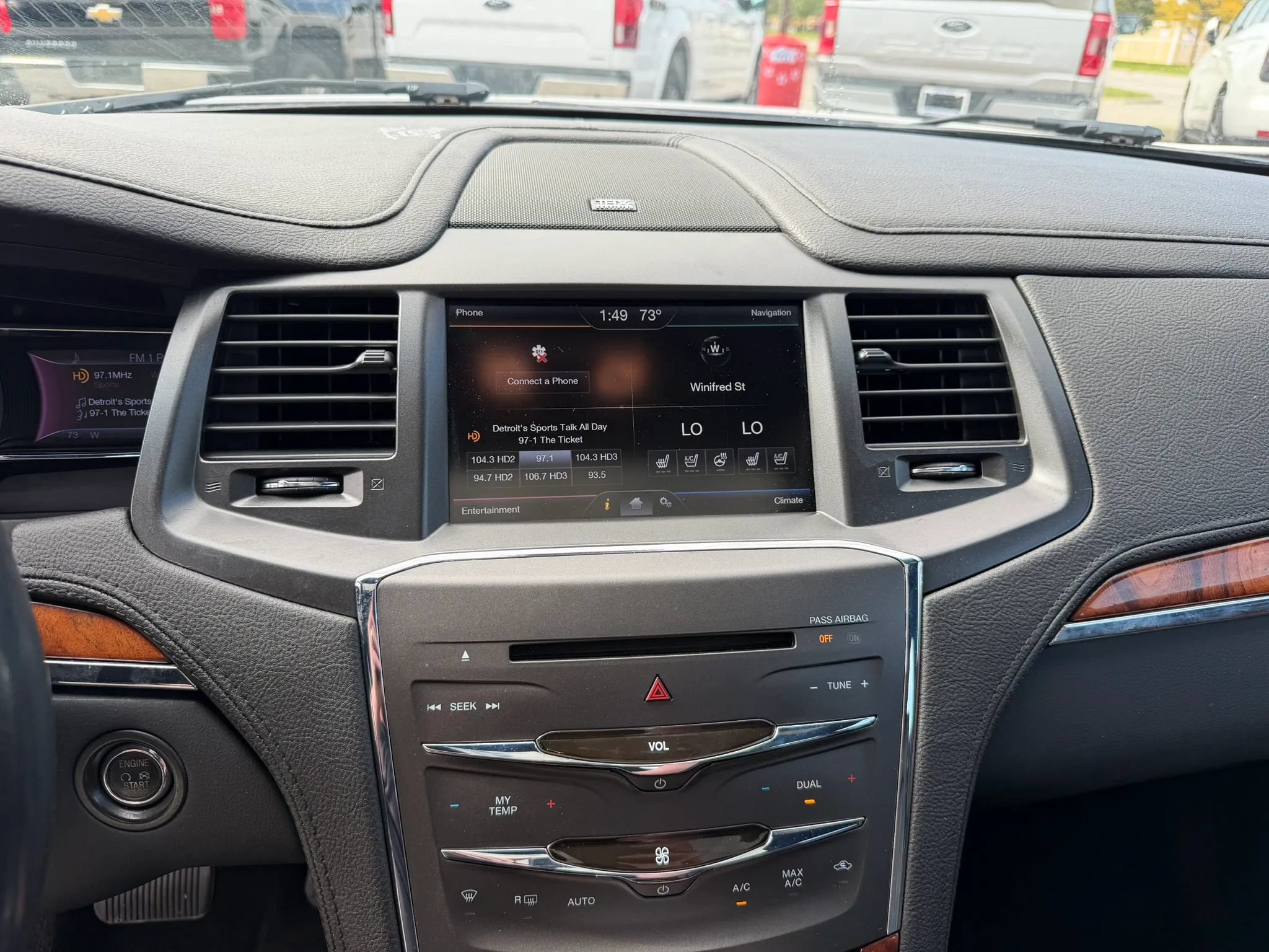 Used 2013 Lincoln MKS AWD image 17