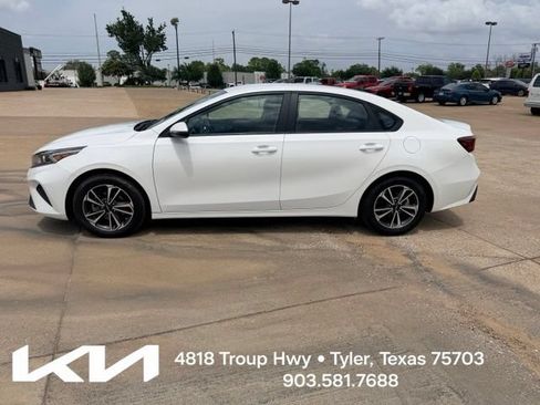 Used 2024 Kia Forte LXS w/ LXS Technology Package FWD image 6