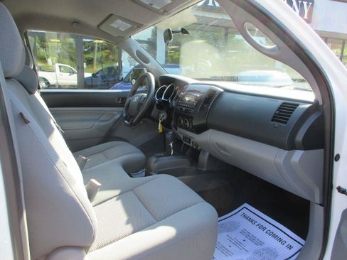 Used 2012 Toyota Tacoma 2WD Regular Cab image 12