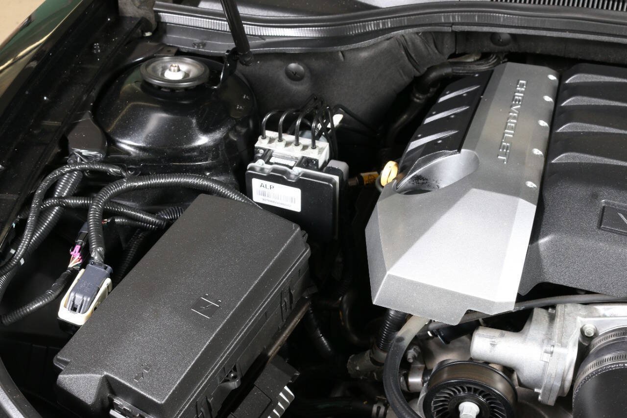Used 2013 Chevrolet Camaro SS w/ RS Package RWD image 8