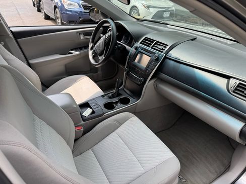 Used 2017 Toyota Camry LE image 14