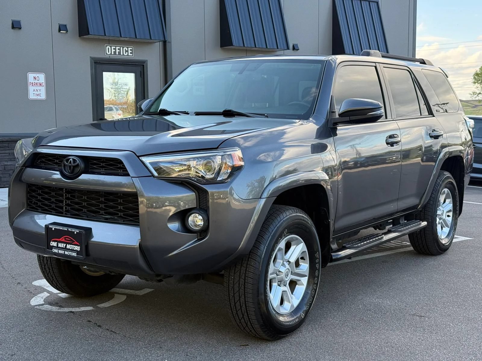 Used 2017 Toyota 4Runner SR5 Premium AWD/4WD image 1