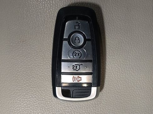 Used 2021 Ford Explorer Limited w/ Equipment Group 301A image 32