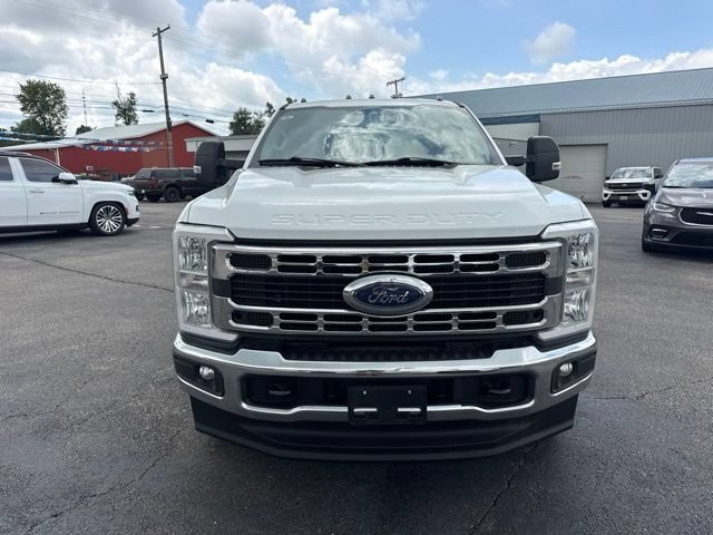 Used 2023 Ford F350 XLT AWD/4WD image 4