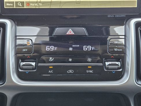 Certified 2023 Kia Sorento EX image 21