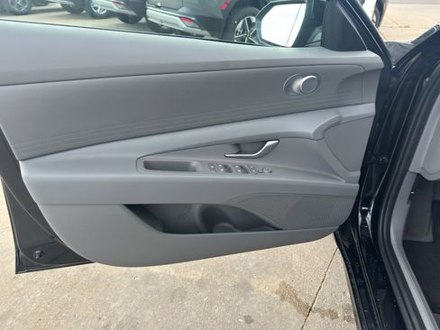 New 2026 Hyundai Elantra SE FWD image 10
