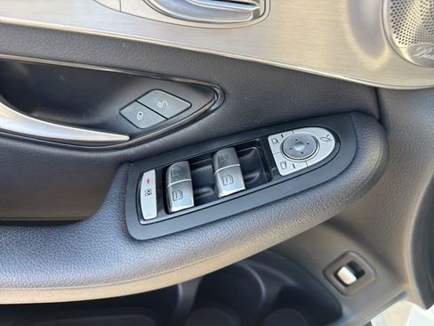 Used 2019 Mercedes-Benz GLC 300 4MATIC image 20