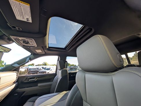 New 2025 Chevrolet Silverado 1500 ZR2 image 7