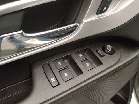 Used 2015 Chevrolet Equinox LS image 27