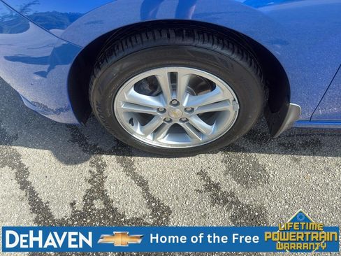 Used 2018 Chevrolet Cruze LT w/ Convenience Package FWD image 10