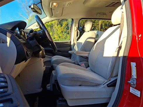 Used 2013 Dodge Grand Caravan SE image 13