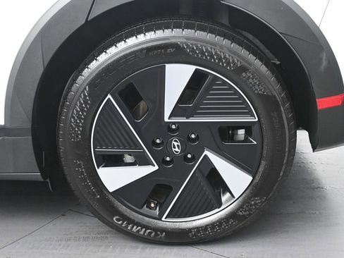 Used 2025 Hyundai Ioniq 5 SE RWD image 11
