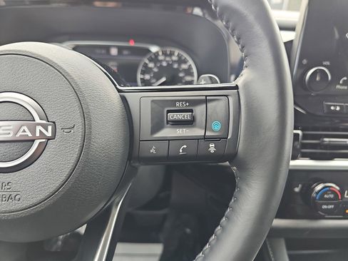 Used 2025 Nissan Pathfinder SL w/ SL Premium Package FWD image 20