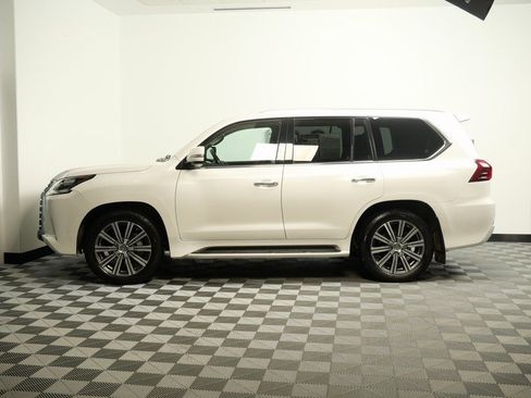 Used 2016 Lexus LX 570 4WD image 4