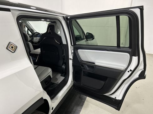 Used 2024 Rivian R1S Adventure AWD/4WD image 19