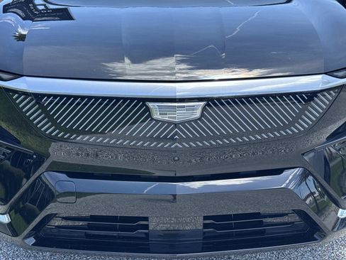 Used 2025 Cadillac Optiq Luxury 2 w/ LPO, Floor Liner Package AWD/4WD image 8