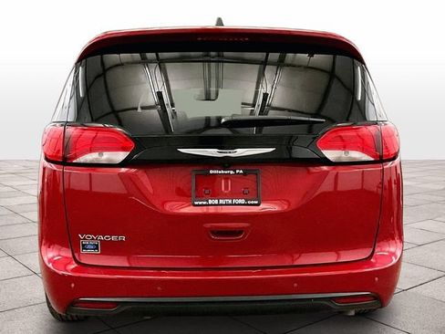 Used 2026 Chrysler Voyager LX FWD image 4