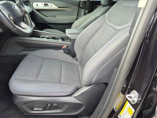 Certified 2025 Ford Explorer Active RWD image 15