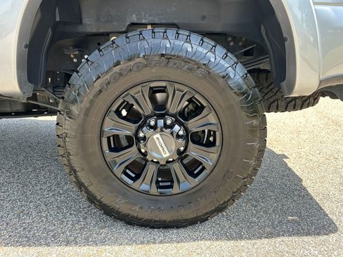 Used 2022 Ford F250 Lariat w/ Tremor Off-Road Package AWD/4WD image 18