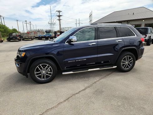 Used 2017 Jeep Grand Cherokee Limited AWD/4WD image 2