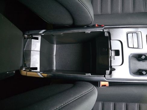 Used 2018 Ford Fusion SE image 26