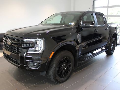 Used 2025 Ford Ranger Lariat w/ FX4 Off-Road Package AWD/4WD image 12