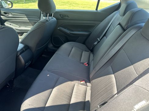 Used 2025 Nissan Altima 2.5 SV FWD image 15