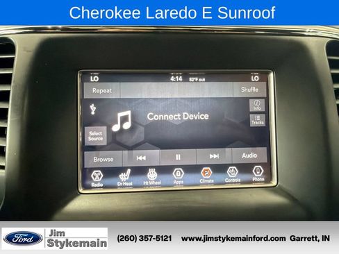 Used 2021 Jeep Grand Cherokee Laredo w/ Security & Convenience Group AWD/4WD image 29