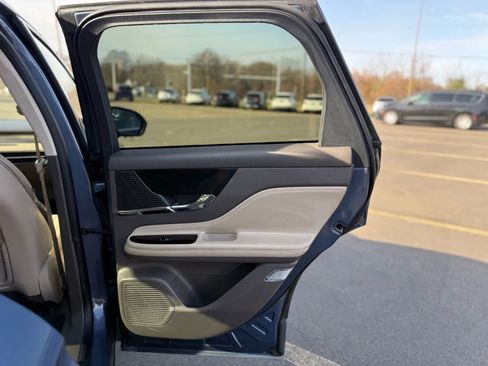 Used 2022 Lincoln Corsair AWD w/ Equipment Group 101A image 15