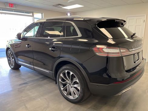 Used 2022 Lincoln Nautilus Reserve AWD/4WD image 3