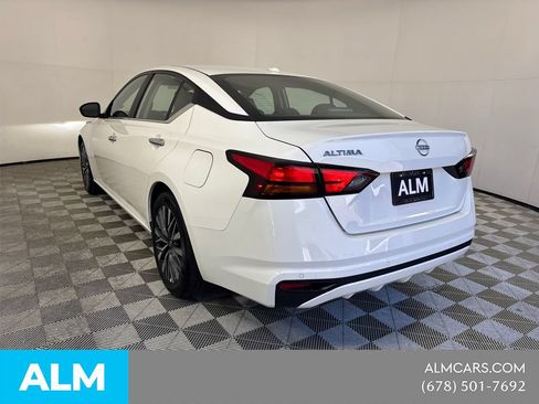 Used 2025 Nissan Altima 2.5 SV FWD image 8