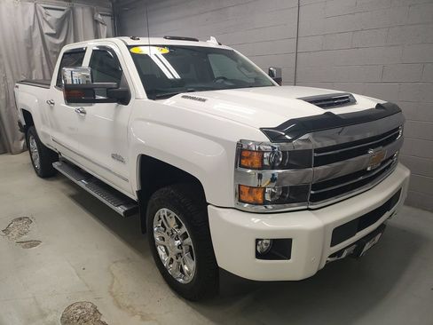 Used 2019 Chevrolet Silverado 2500 High Country w/ Duramax Plus Package AWD/4WD image 5