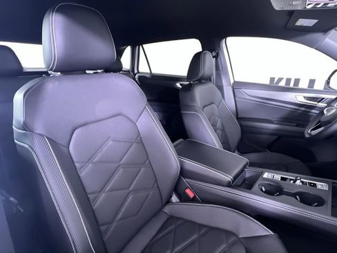 New 2026 Volkswagen Atlas Cross Sport SE FWD image 27