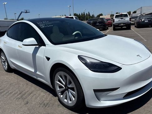Used 2023 Tesla Model 3 Standard Range RWD image 2