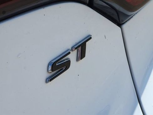 Used 2024 Buick Encore GX Sport Touring w/ Advanced Technology Package FWD image 12